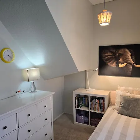 Super 2 Story Penthouse, 3 Bedroom 104m2 Appartement *