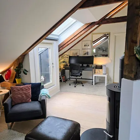 Super 2 Story Penthouse, 3 Bedroom 104m2 *